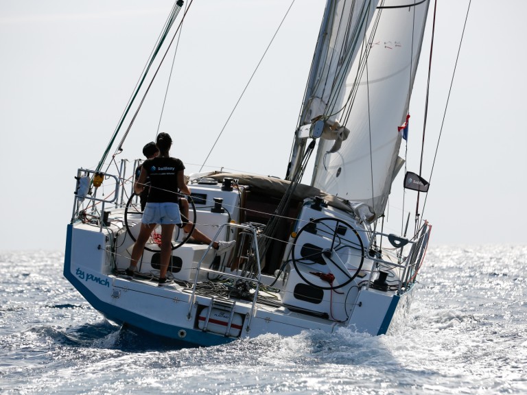 Hire Sailboat RM with a boat licence