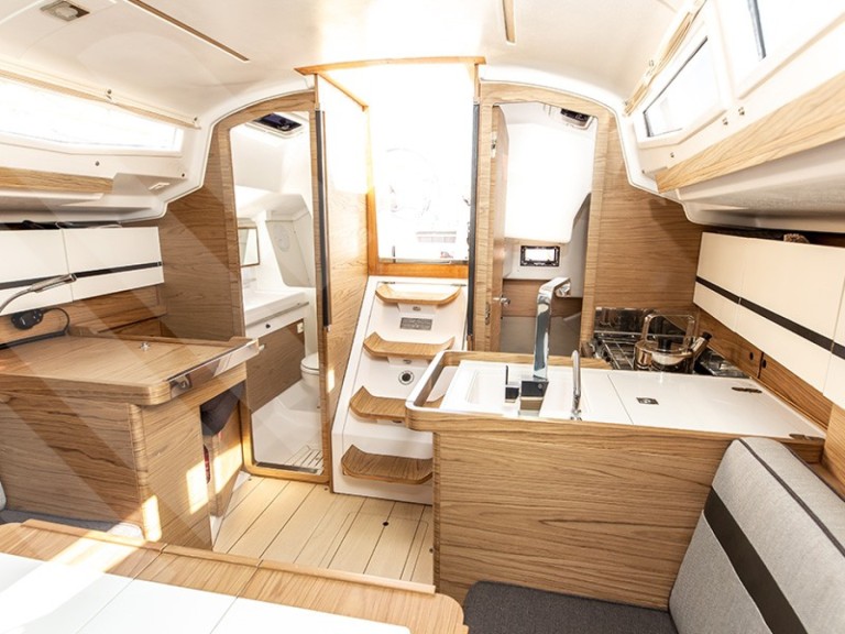 Hire a Elan Elan S3 Marseille