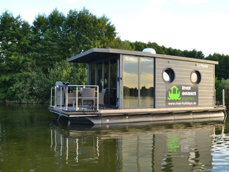 Hire a A Apartboot M Lübz