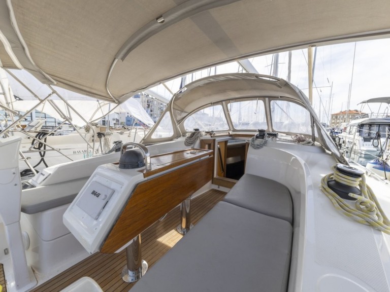 Sailboat to hire Zadar at the best price