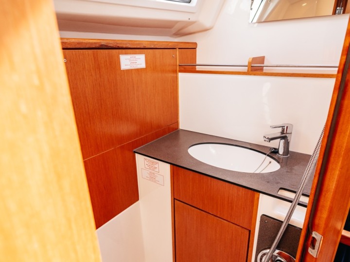 Hire Sailboat with or without skipper Bavaria Betina