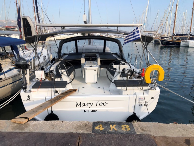 Charter a Bénéteau Oceanis 46.1 in Alimos on Samboat