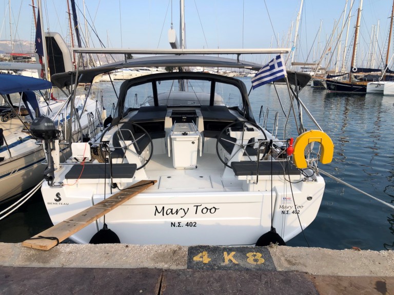 Charter a Bénéteau Oceanis 46.1 in Alimos Marina on Samboat