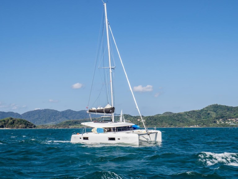 Catamaran to hire Ao Po at the best price