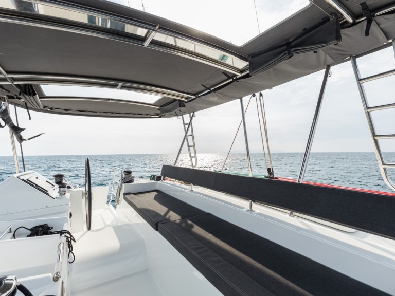 Catamaran hire in Alimos - Lagoon Lagoon 450 F