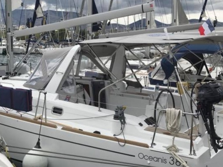 Sailboat to hire Alimos at the best price