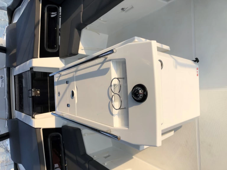 Sailboat to hire Alimos at the best price