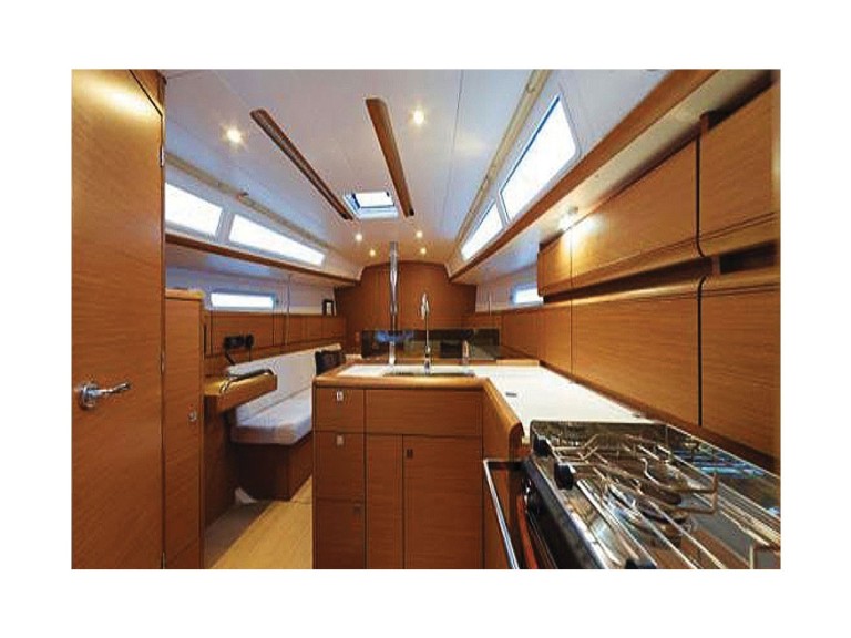 Yacht hire Gouvia cheap Sun Odyssey 389