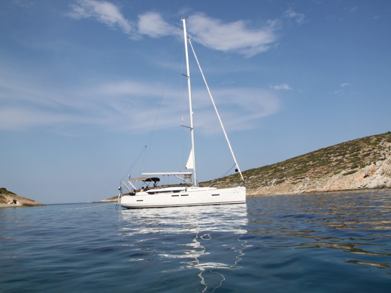 Jeanneau Sun Odyssey 419 - 3 cab. charter bareboat or skippered in  Alimos