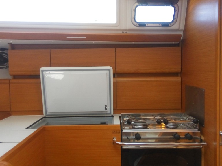 Yacht charter Alimos - Jeanneau Sun Odyssey 449 on SamBoat