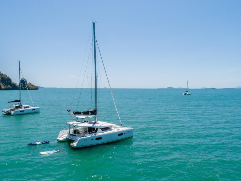 Hire Catamaran with or without skipper Lagoon Ao Po