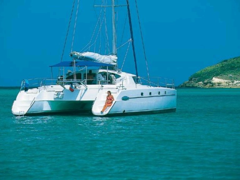 Hire a Fountaine Pajot Belize 43 Lefkáda