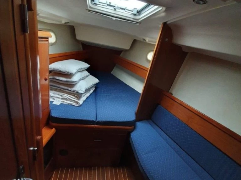 Sailboat to hire Izola at the best price