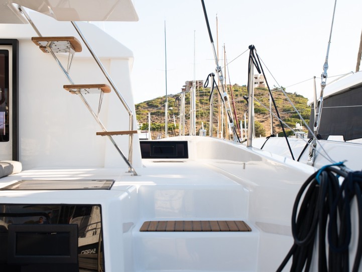 Hire Catamaran with or without skipper Dufour Lefkáda