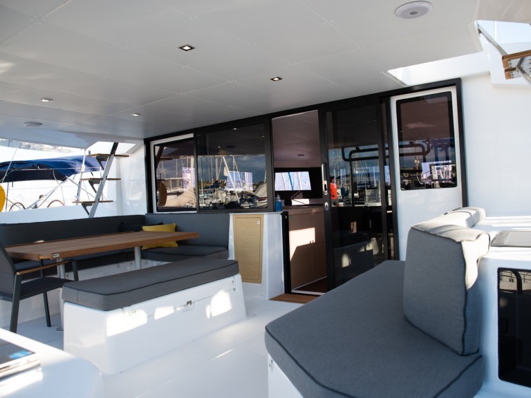 Hire Catamaran Dufour with a boat licence