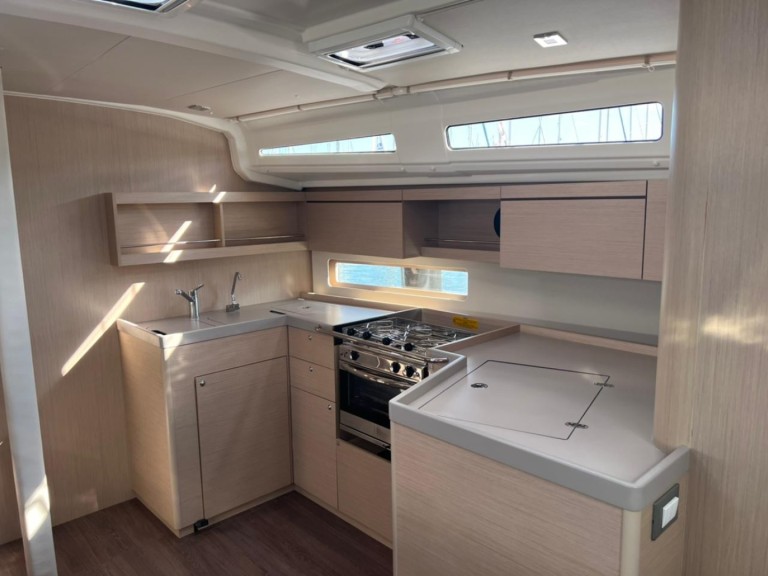 Hire Sailboat Bénéteau with a boat licence