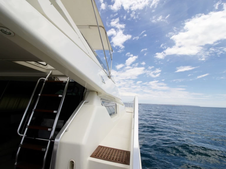Hire Luxury Yacht with or without skipper Ferretti Palma de Mallorca