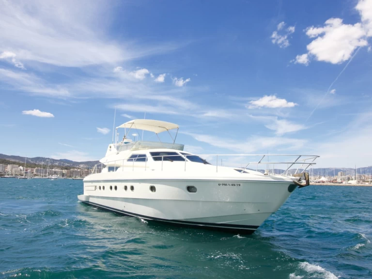Hire Luxury Yacht Ferretti with a boat licence