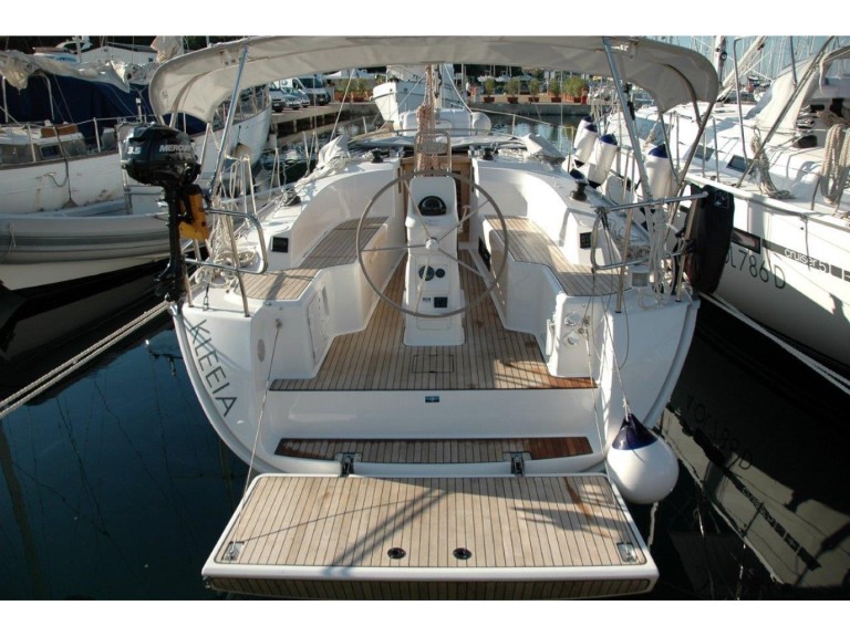 Yacht charter Olbia - Bavaria Cruiser 33 on SamBoat