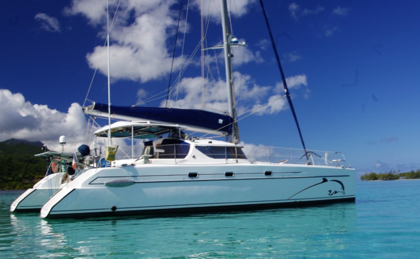 Hire Catamaran with or without skipper Fountaine Pajot Le Marin