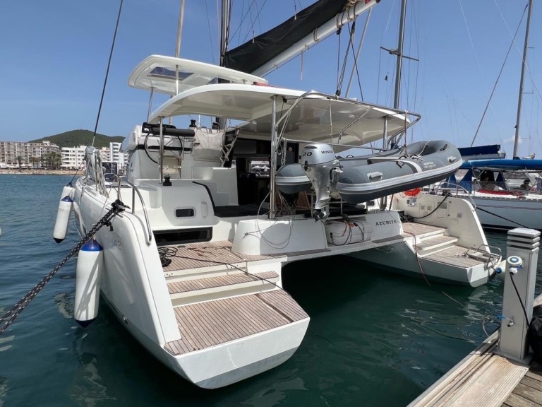 Yacht hire Sant Antoni de Portmany cheap Lagoon 42