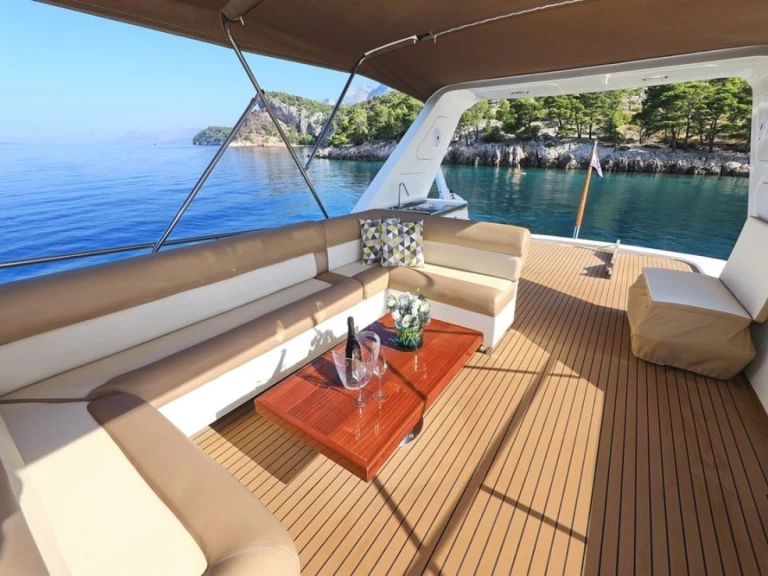 Yacht hire Split cheap M/Y Blanka
