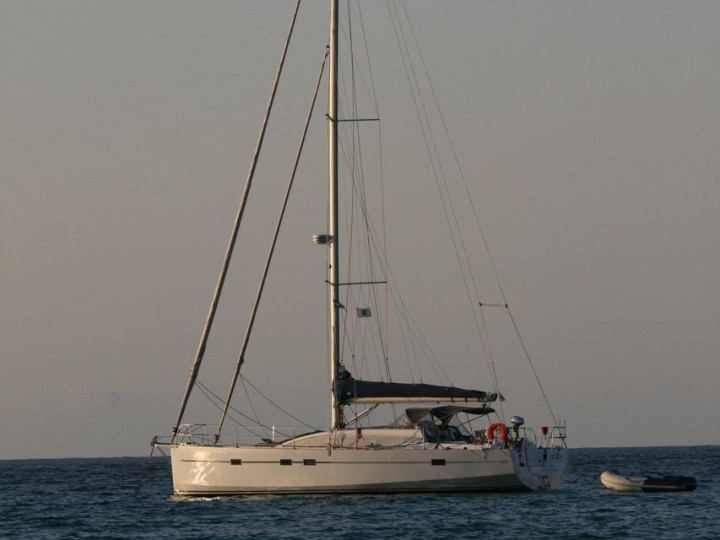 Charter a RM RM 1260 in Antibes on Samboat