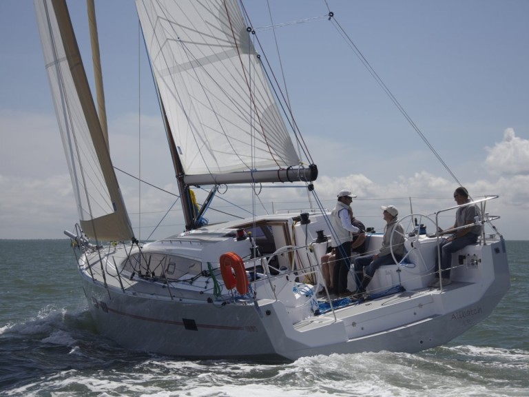 Hire Sailboat RM with a boat licence