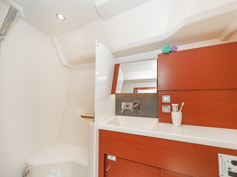 Hire Sailboat Hanse with a boat licence