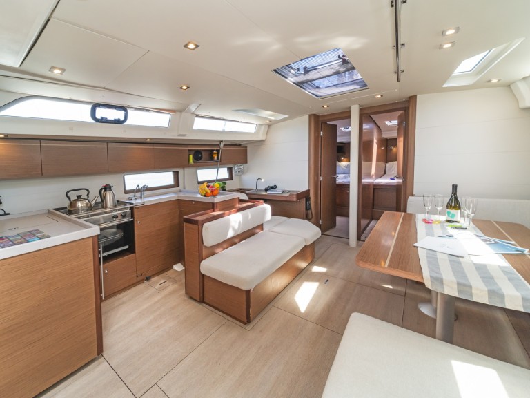 Yacht charter Rhodes (City) - Bénéteau Oceanis 51.1 on SamBoat