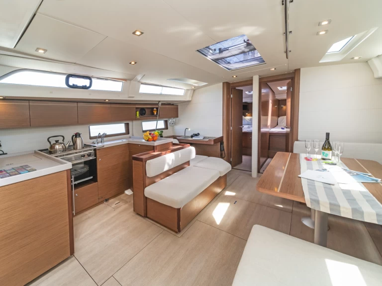 Yacht charter Rhodes (City) - Bénéteau Oceanis 51.1 on SamBoat