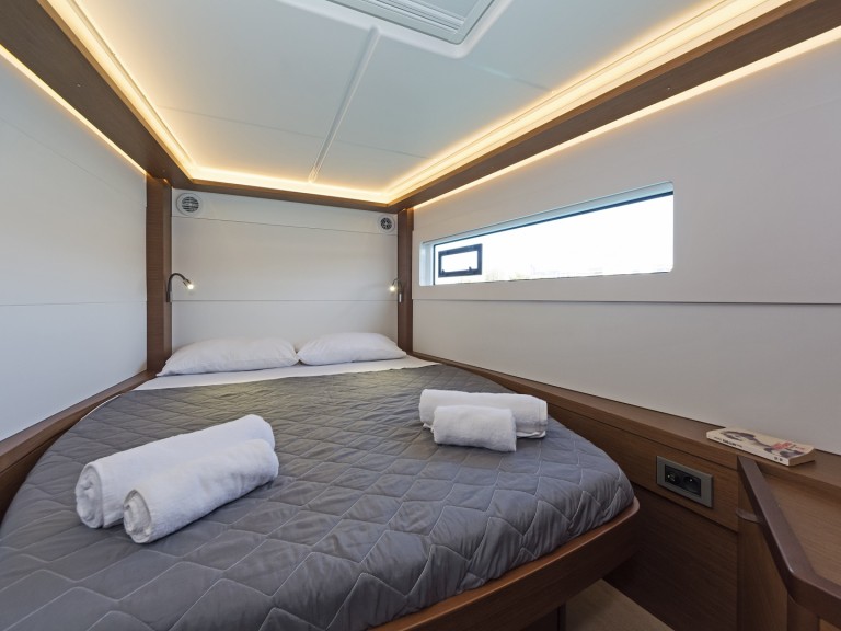 Yacht hire Alimos cheap Lagoon 46