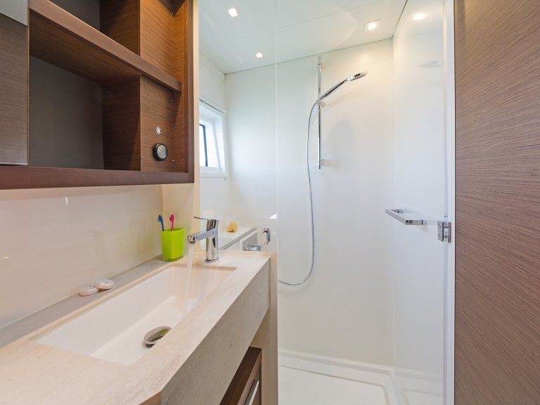 Catamaran hire in Alimos - Lagoon Lagoon 46