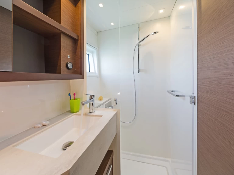 Catamaran hire in Alimos - Lagoon Lagoon 46