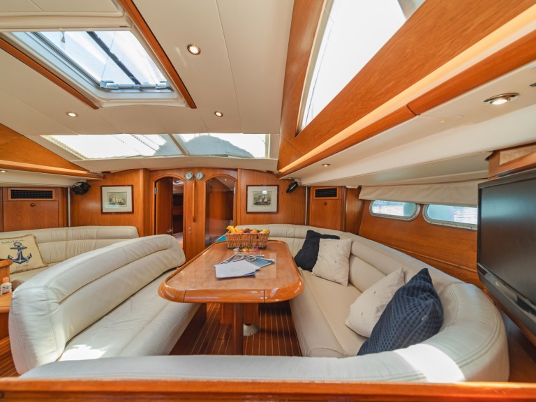 Jeanneau Sun Odyssey 54 DS charter bareboat or skippered in  Alimos