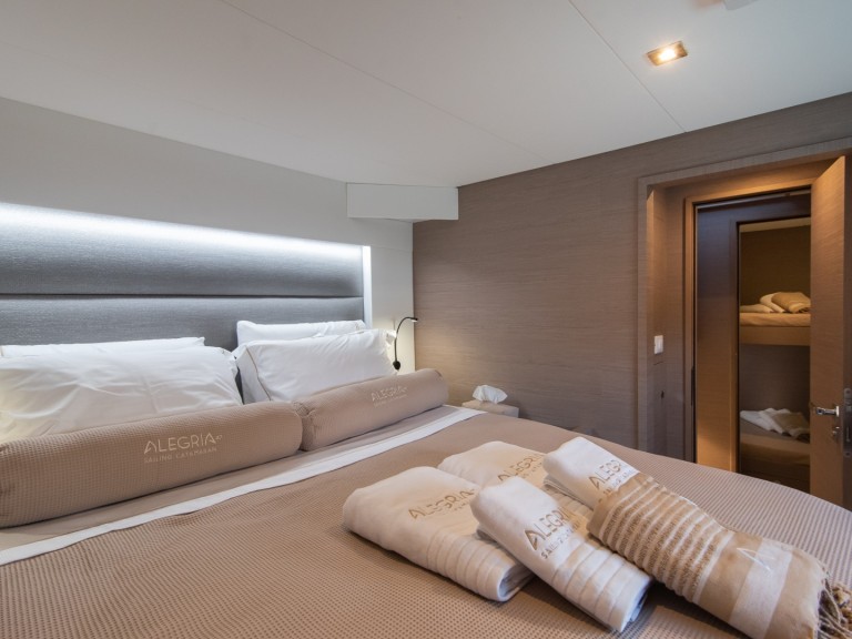 Catamaran hire in Pylos - Fountaine Pajot Saona 47