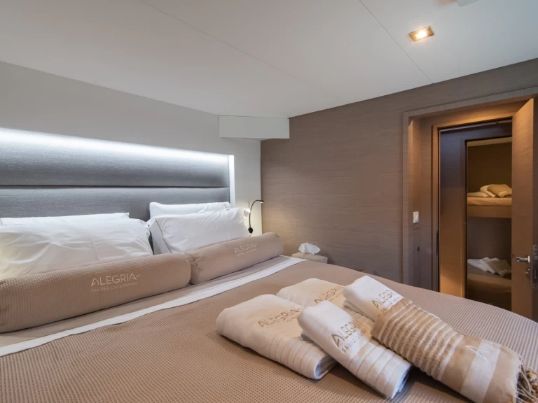 Catamaran hire in Pylos - Fountaine Pajot Saona 47