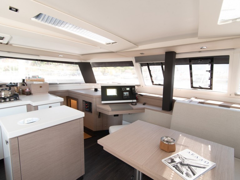 Yacht charter Adámas - Fountaine Pajot Saona 47 on SamBoat