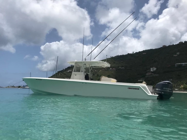 Hire Luxury Yacht Contender with a boat licence