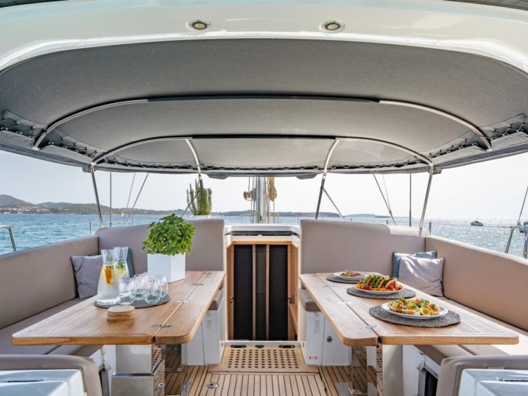 Yacht charter Ellinikó - Jeanneau Jeanneau 64 on SamBoat