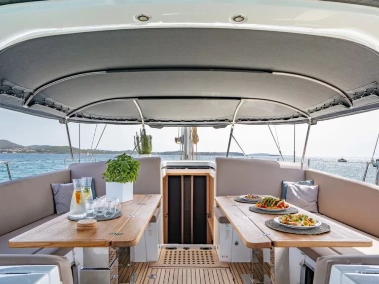 Yacht charter Ellinikó - Jeanneau Jeanneau 64 on SamBoat