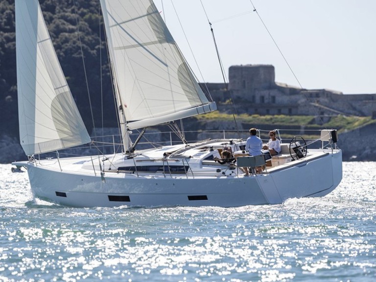 Hire a Dufour Dufour 430 Grand Large Šibenik