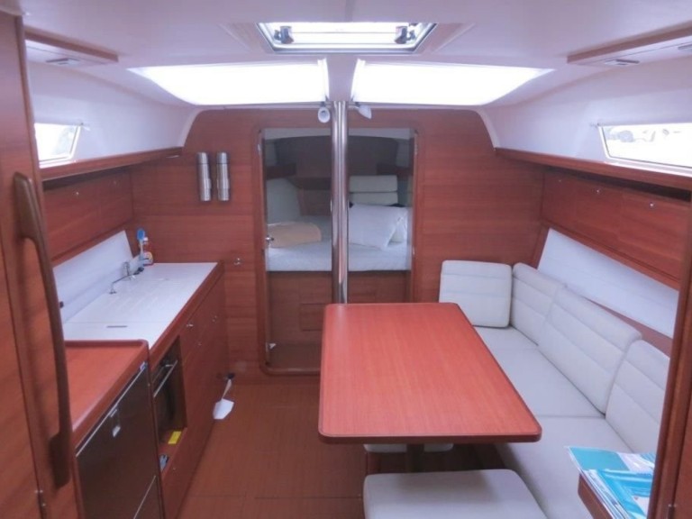Charter a Dufour Dufour 382 Grand Large in Portoferraio on Samboat