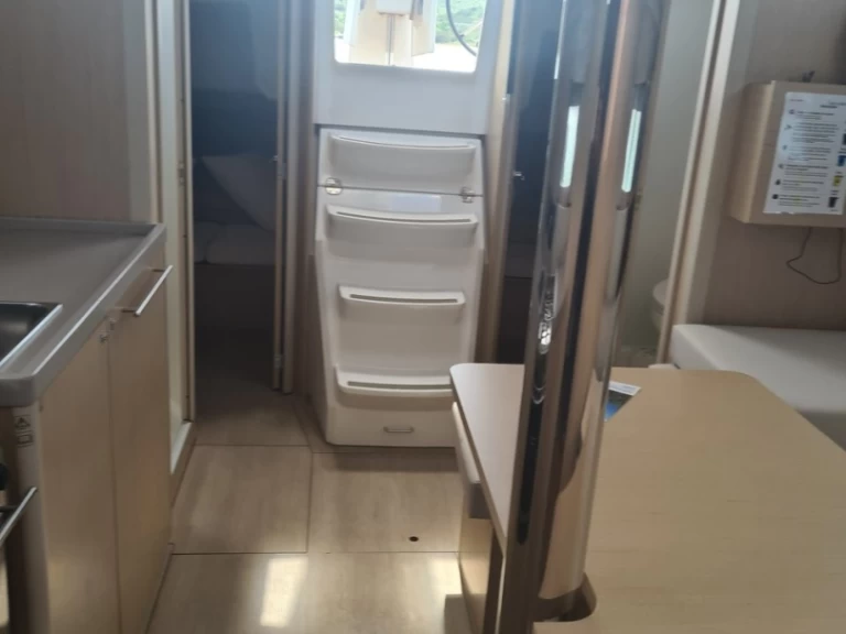 Charter a Bénéteau Oceanis 38.1 in Golfo Aranci on Samboat