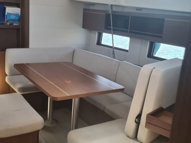 Hire Sailboat with or without skipper Bénéteau Golfo Aranci