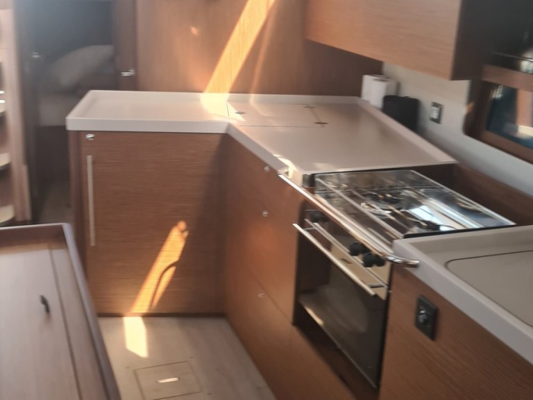 Sailboat to hire Golfo Aranci at the best price