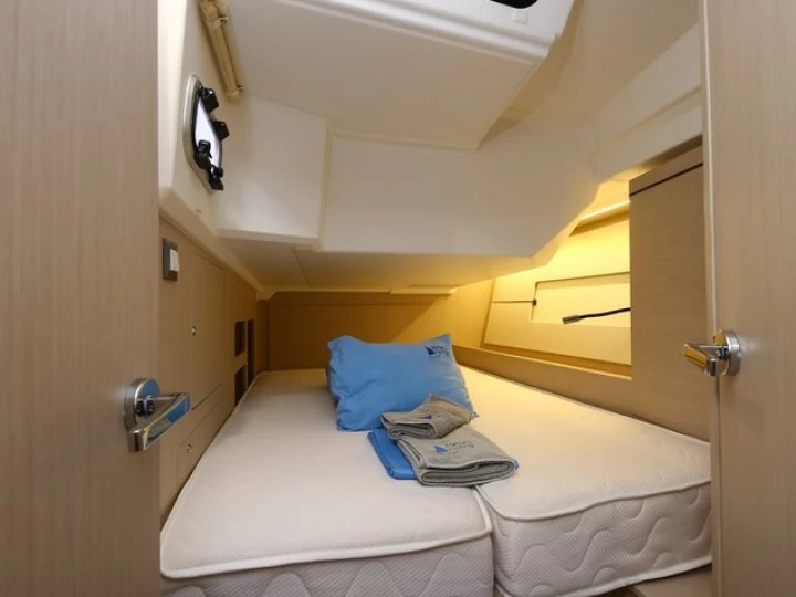 Charter a Bénéteau Oceanis 46.1 in Göcek on Samboat