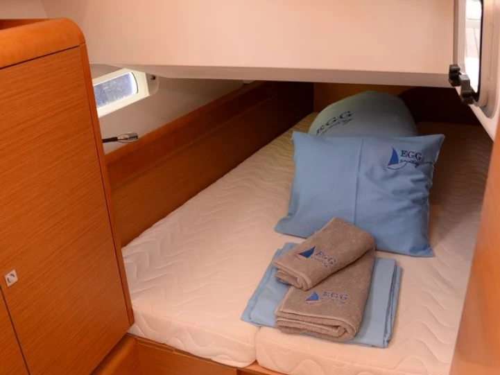 Jeanneau Sun Odyssey 419 charter bareboat or skippered in  Göcek