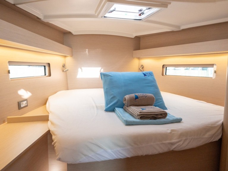 Hire a Bénéteau Oceanis 40.1 Göcek