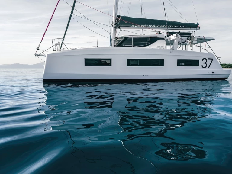 Catamaran to hire Valencia at the best price